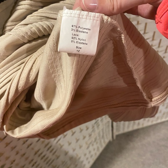 NWT Tan and Black Lace Back Dress Size 10(US) - Picture 6 of 6